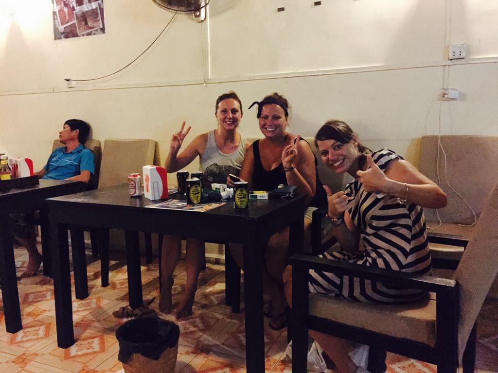 The Happy House Hostel Phnom Penh Ngoại thất bức ảnh
