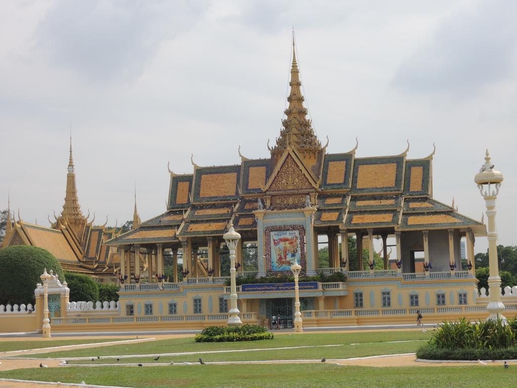 The Happy House Hostel Phnom Penh Ngoại thất bức ảnh
