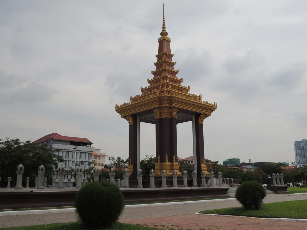 The Happy House Hostel Phnom Penh Ngoại thất bức ảnh