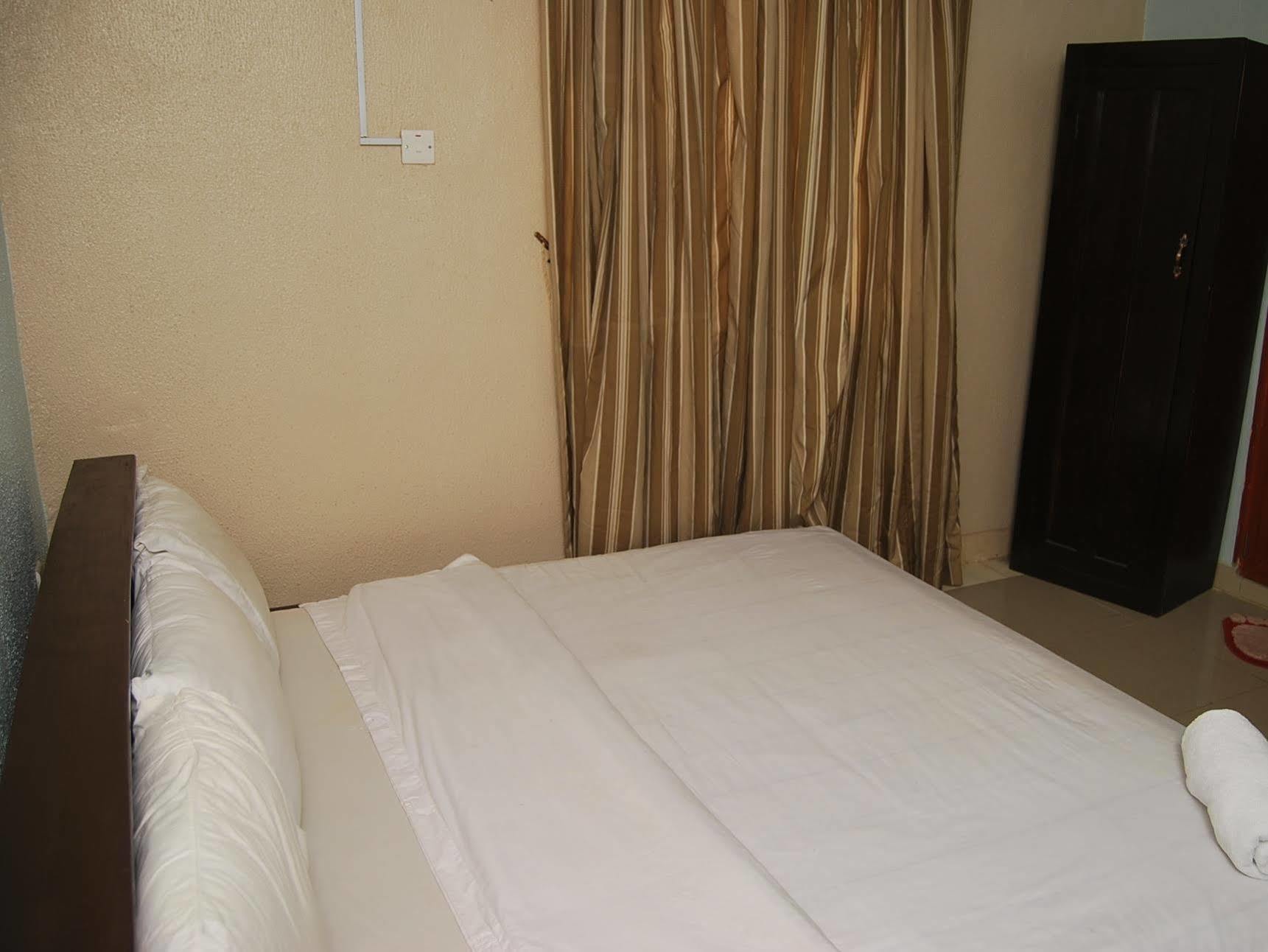 The Happy House Hostel Phnom Penh Ngoại thất bức ảnh