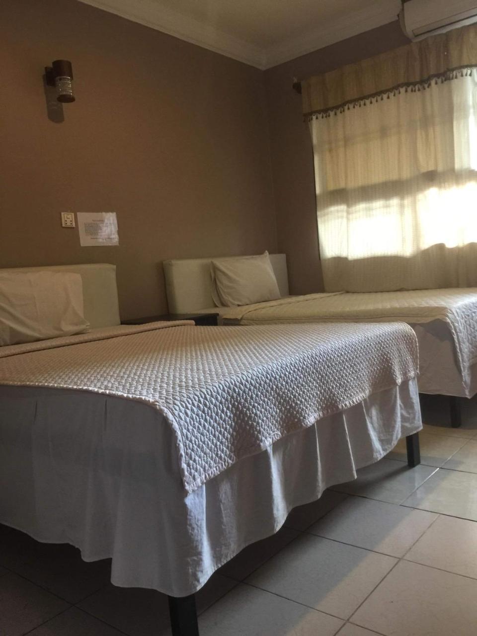 The Happy House Hostel Phnom Penh Ngoại thất bức ảnh
