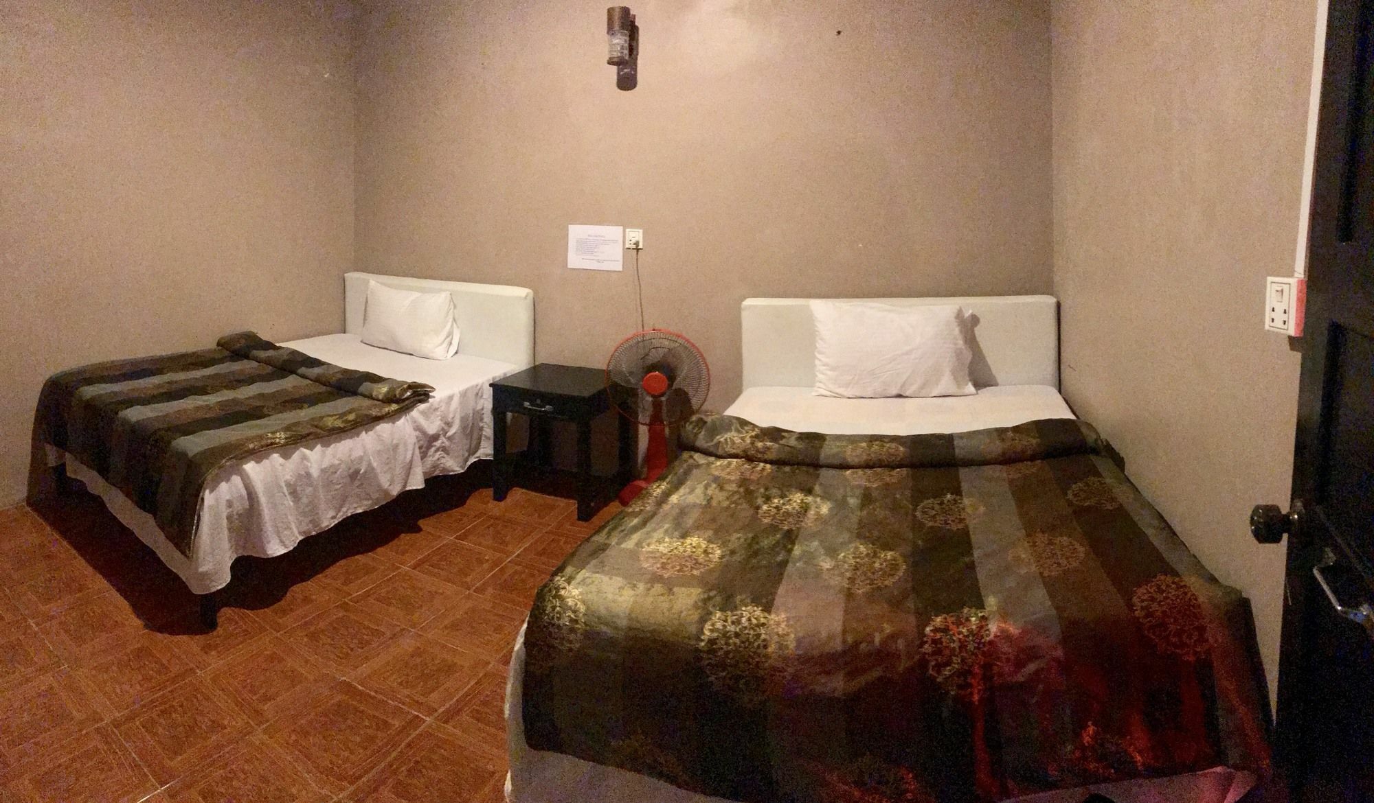 The Happy House Hostel Phnom Penh Ngoại thất bức ảnh