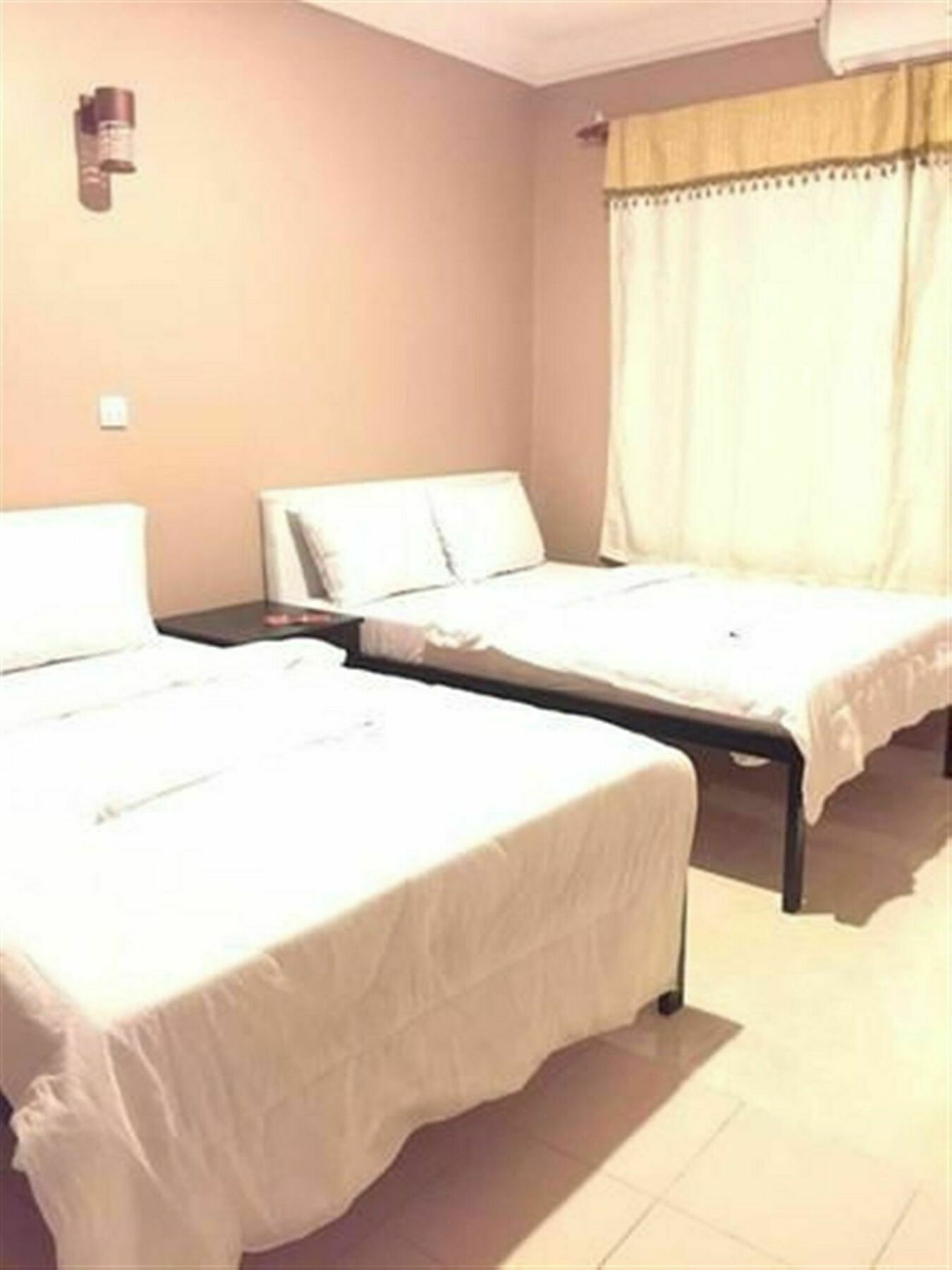 The Happy House Hostel Phnom Penh Ngoại thất bức ảnh