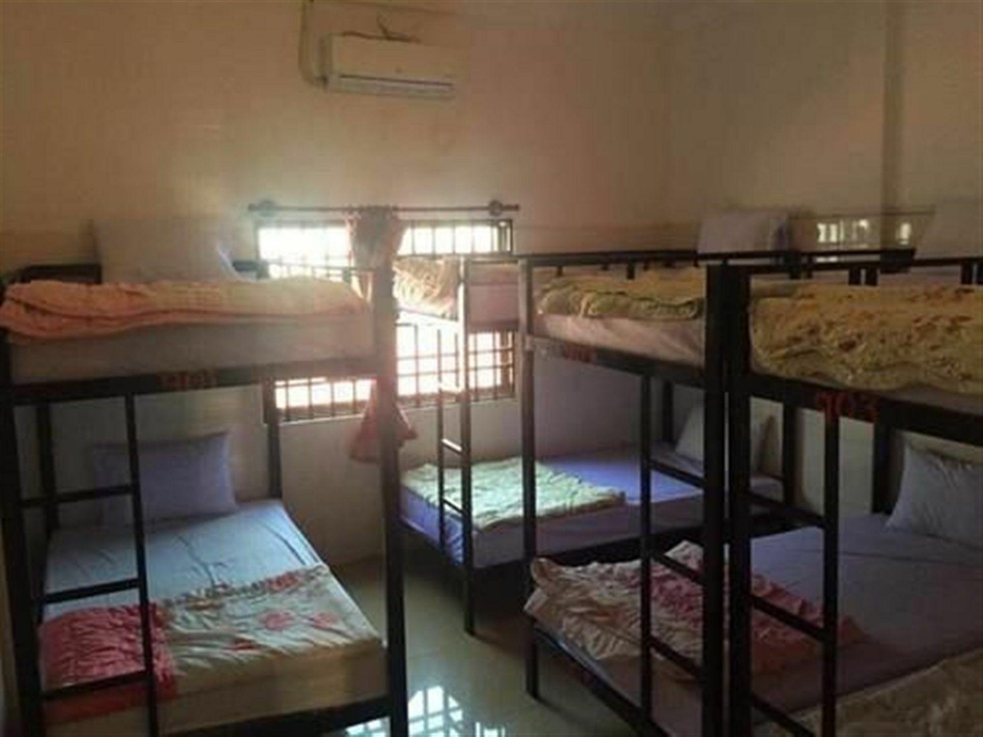 The Happy House Hostel Phnom Penh Ngoại thất bức ảnh